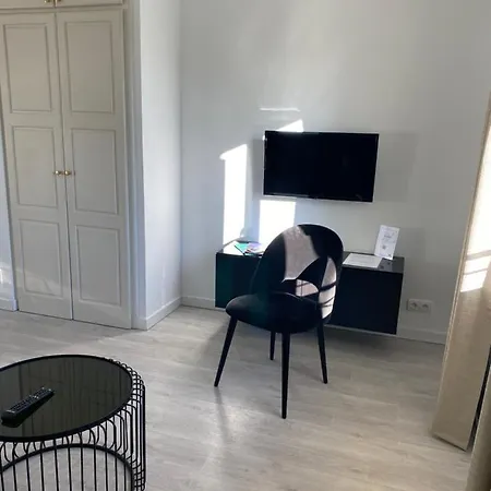 418 * Saint-Raphael (Var)